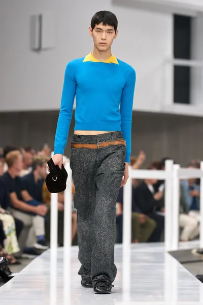Look 47